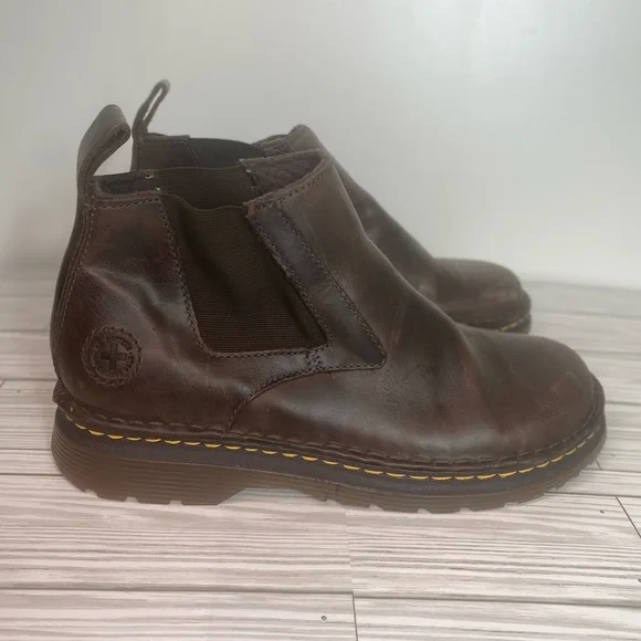 Dr Martens Milton Boots size 10 NWOT - Picture 4 of 10